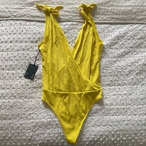 NWT Aritzia Wilfred Yellow Bodysuit
